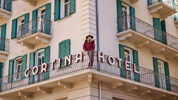 Goldbergh Ženska Kolekcija – Snaga, Stil i Ekskluzivni Dizajn za Moderne Trendseterice