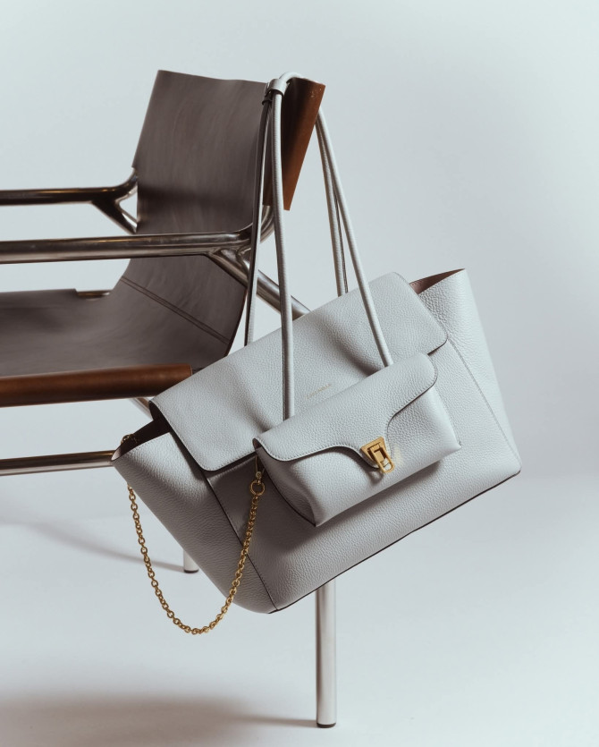 Coccinelle spaja profinjenu eleganciju i funkciona...