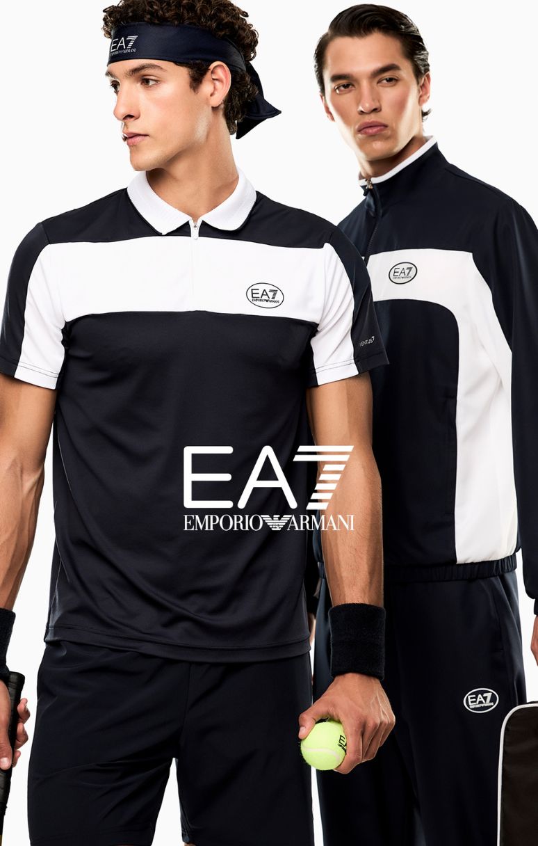 EMPORIO ARMANI - Nova kolekcija donosi vrhunski dizajn u sportskom izdanju. Fokus je na laganim materijalima, čistim linijama i prepoznatljivoj eleganciji koja dominira kako u teretani, tako i na ulici.